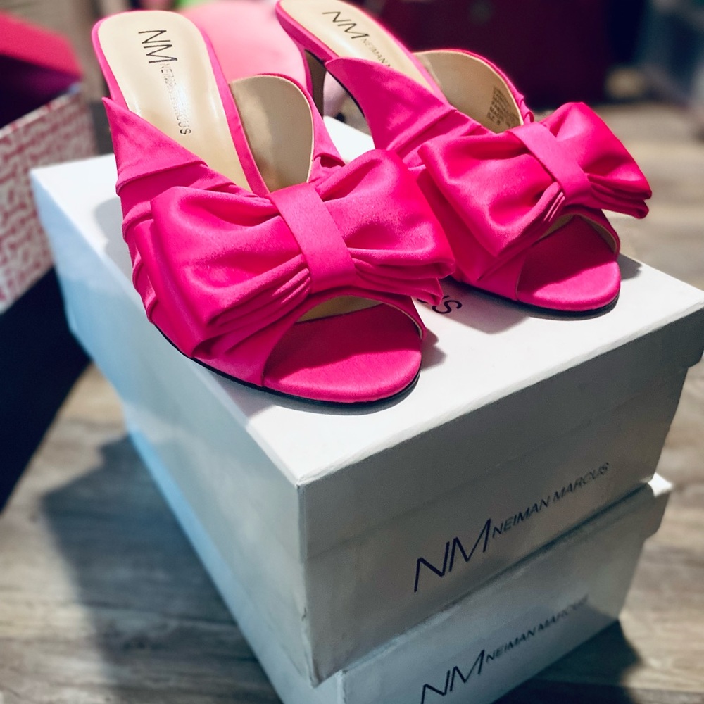 Neiman Marcus slipper heels with bow